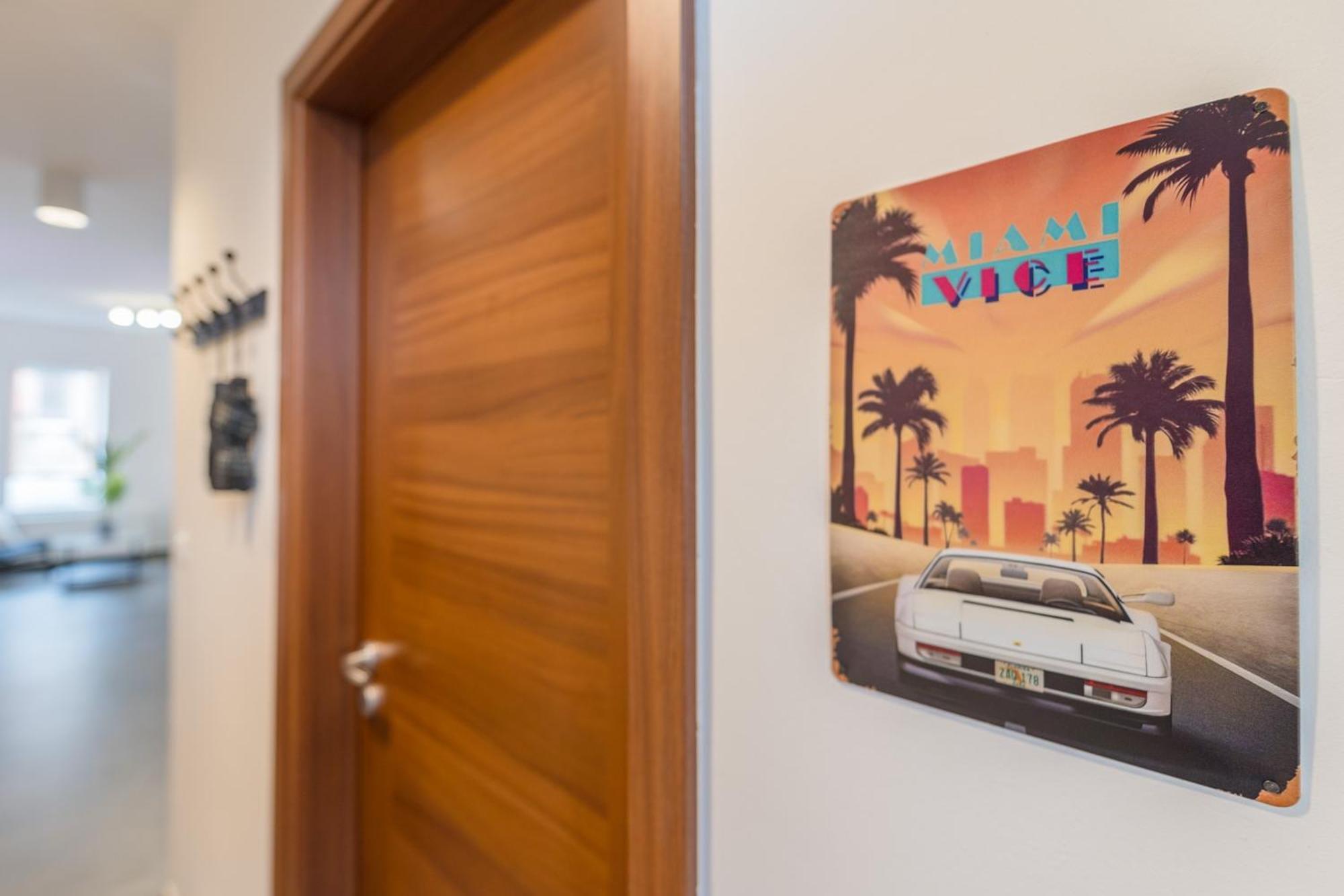 Miami Vice Apartment With Balcony Budapest Exterior photo